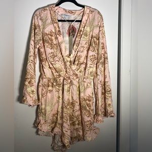 Agua Bendita x Target Romper - Romantic Floral Print Flare Sleeve Medium